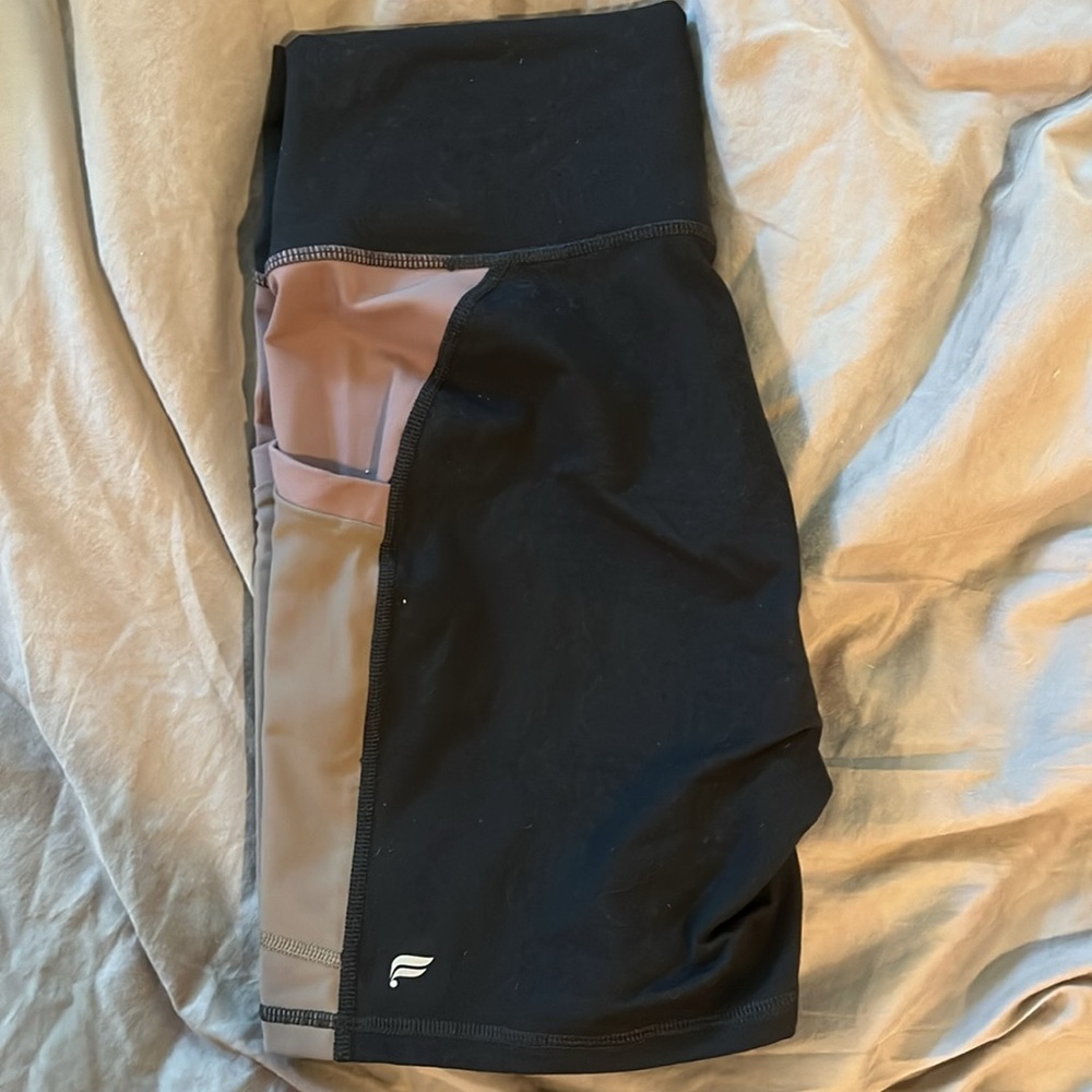 Fabletics shorts - Picture 3 of 3